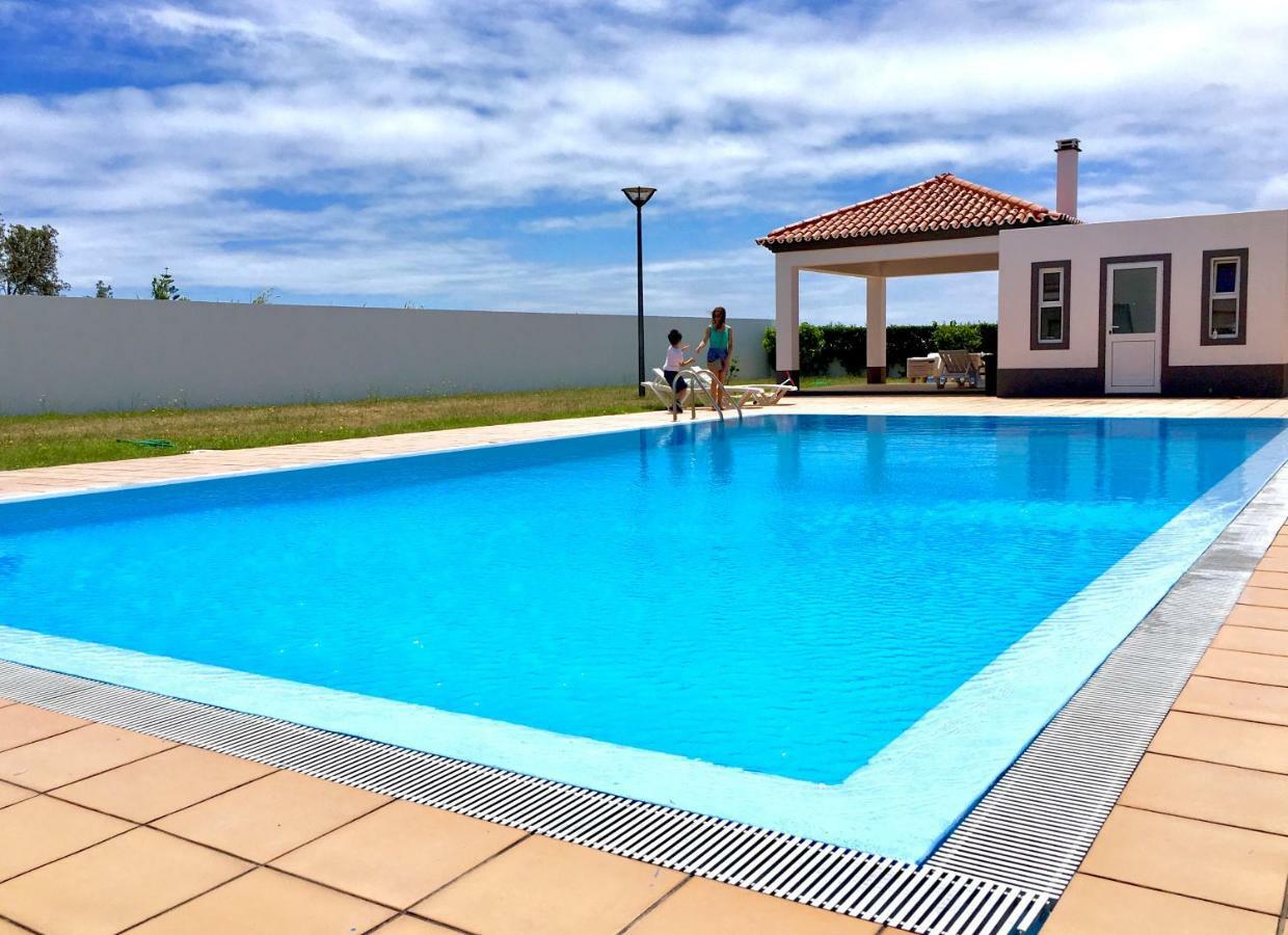 Casa Do O Apartment ปอนตาเดลกาดา ภายนอก รูปภาพ