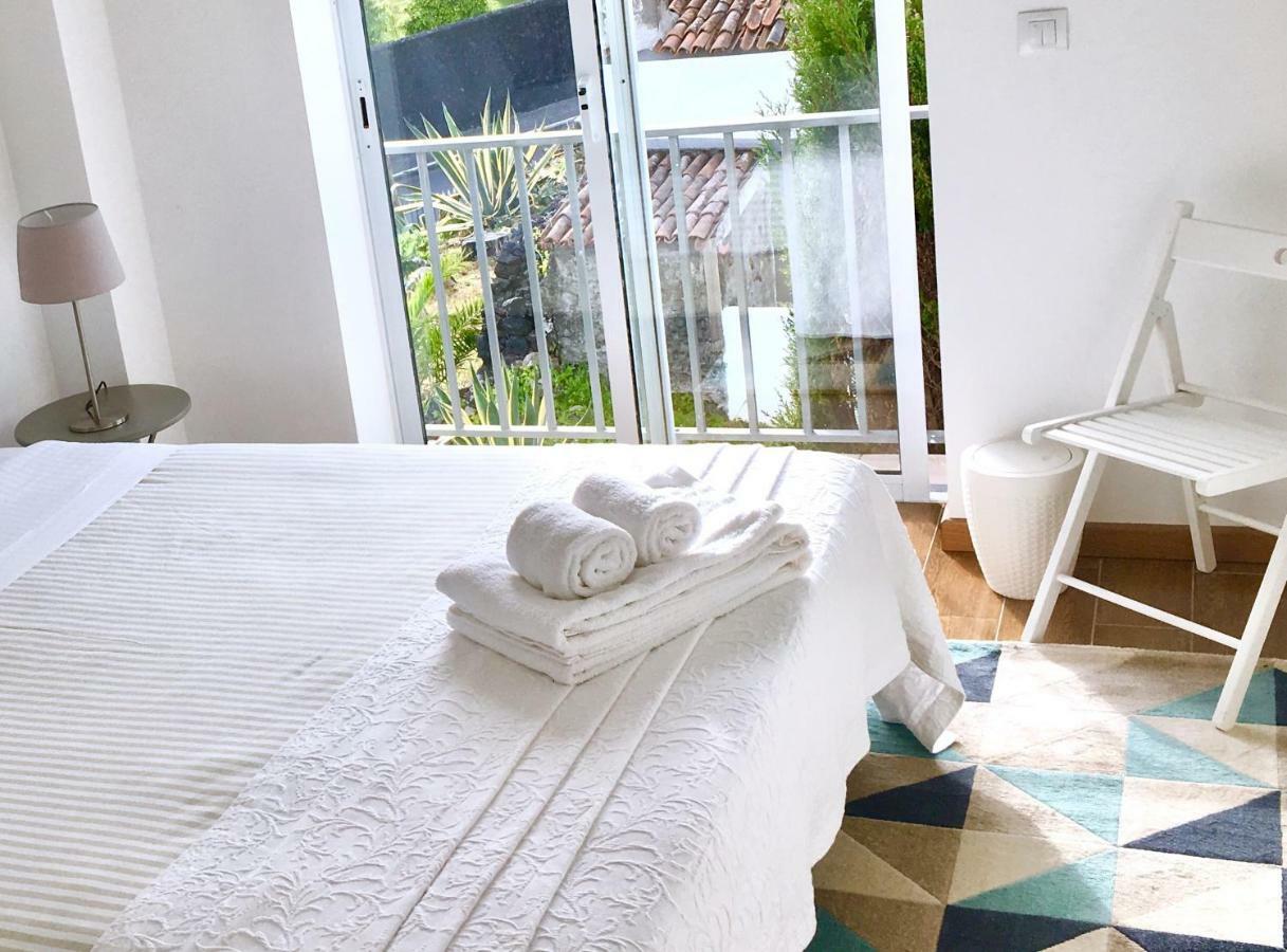 Casa Do O Apartment ปอนตาเดลกาดา ภายนอก รูปภาพ